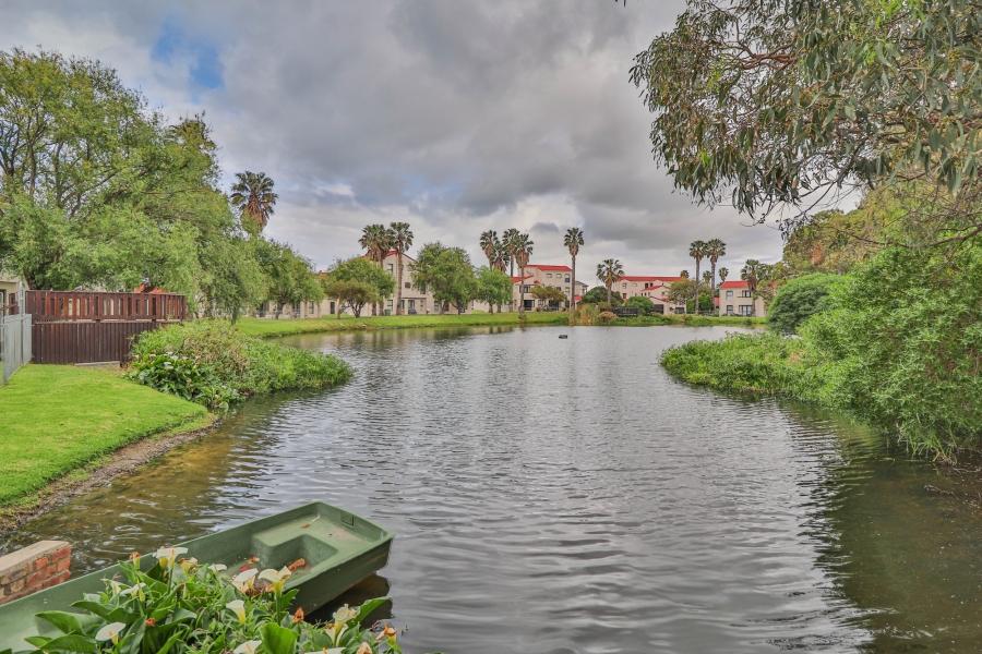 To Let 3 Bedroom Property for Rent in Greenways Golf Estate Western Cape